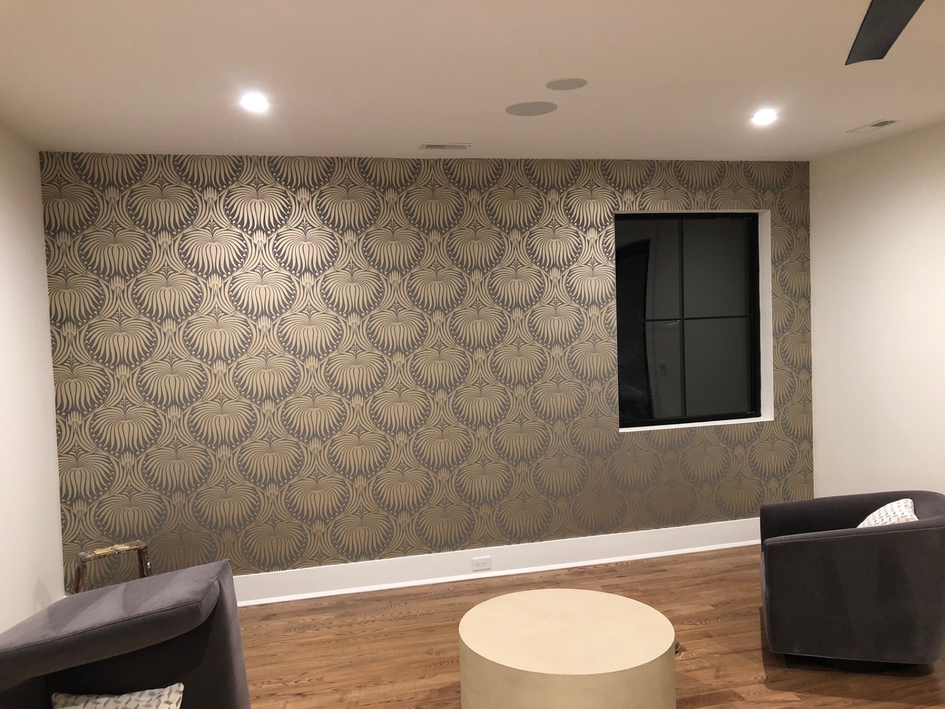 Elegant wallpapered living room